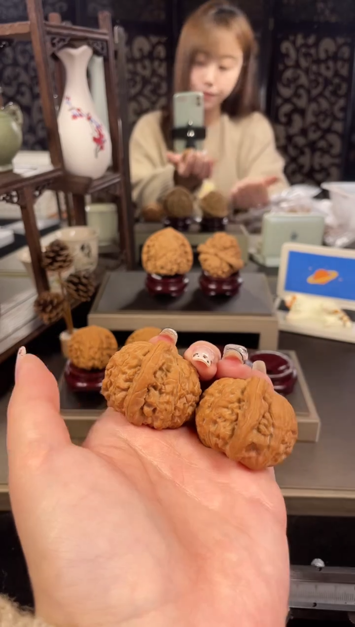 【闪购商品】文玩核桃把件白狮子41尺-8
