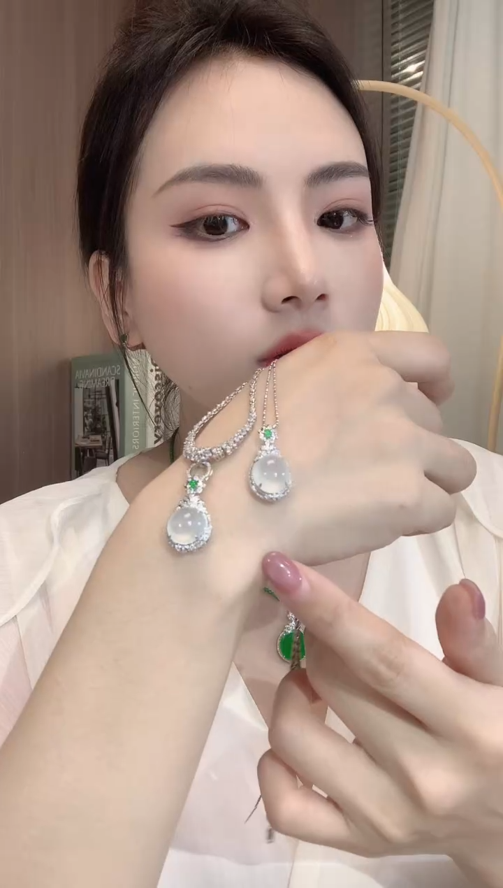 翡翠18K金镶嵌吊坠(不含链)A31 多样性发一件