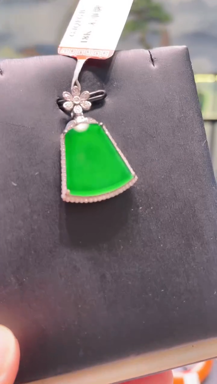 【闪购商品】翡翠颈饰18K金镶嵌A70天然A货翡翠