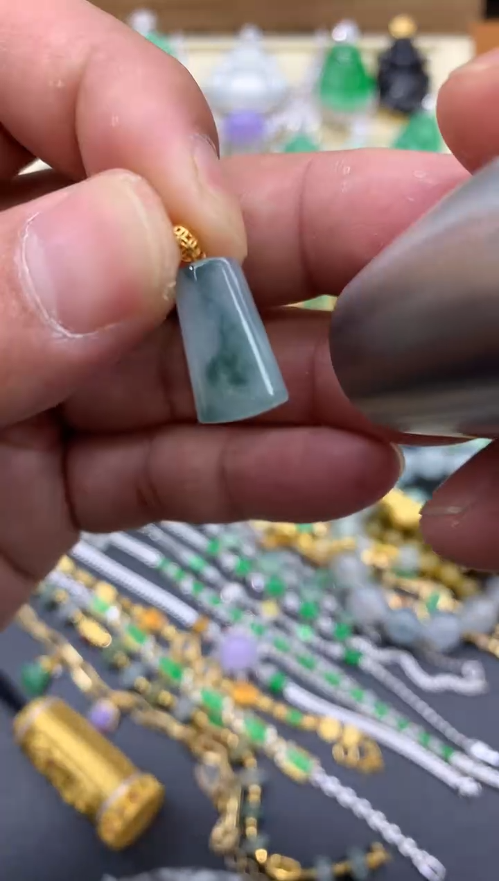 翡翠18K金镶嵌颈饰102-中国好珍宝