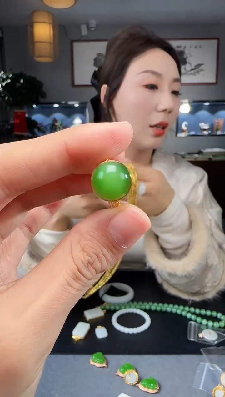 【闪购商品】和田玉戒指18K金镶嵌1