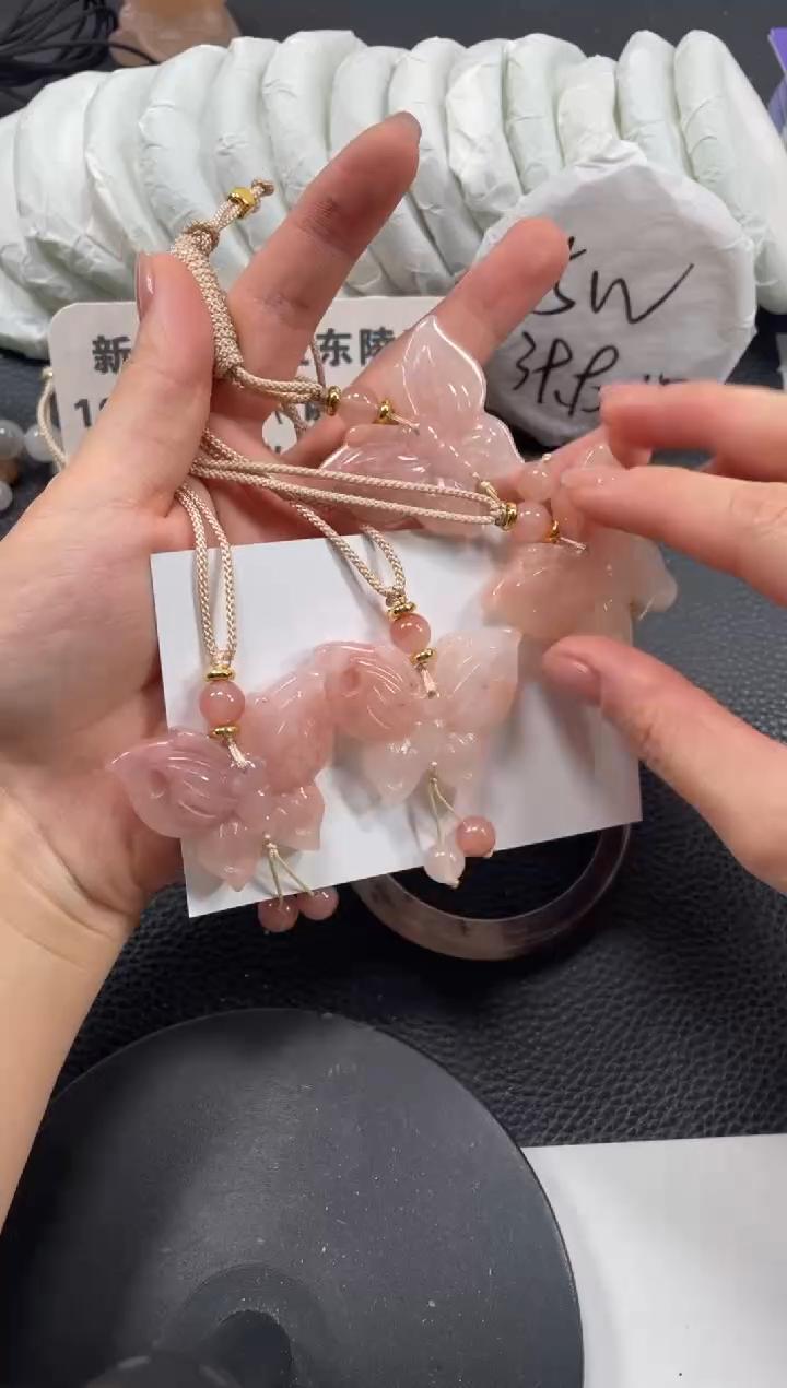 【闪购商品】石英质玉手镯未镶嵌多样性发货，拍一发一