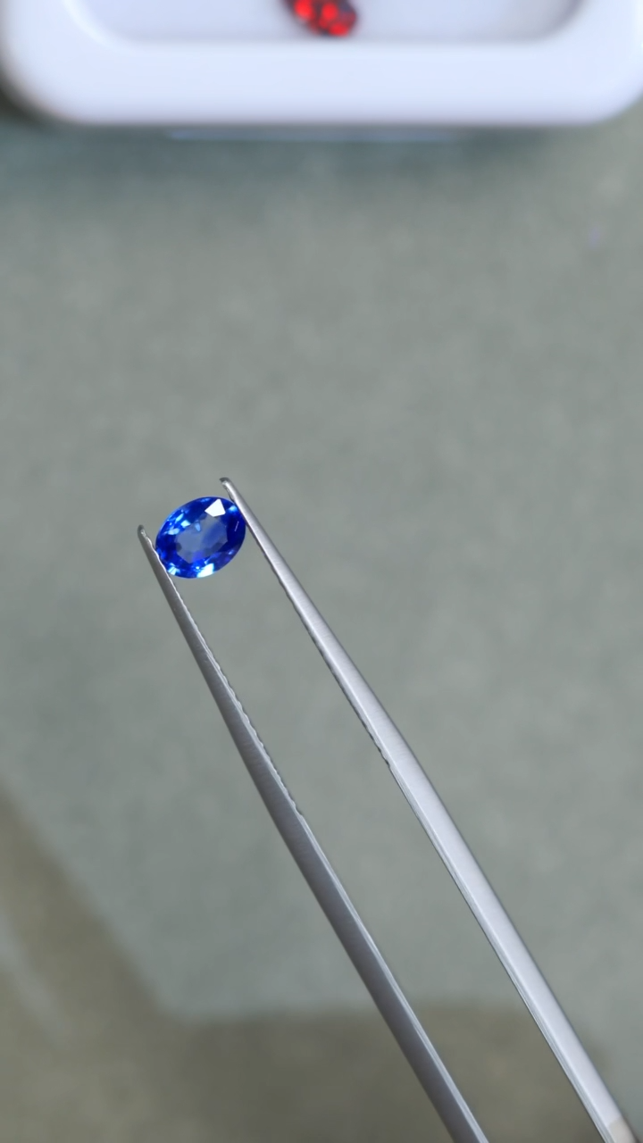【闪购商品】蓝宝石裸石未镶嵌999