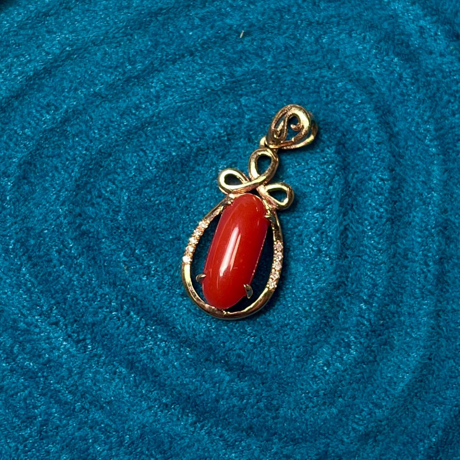 天然红珊瑚镶嵌吊坠配饰