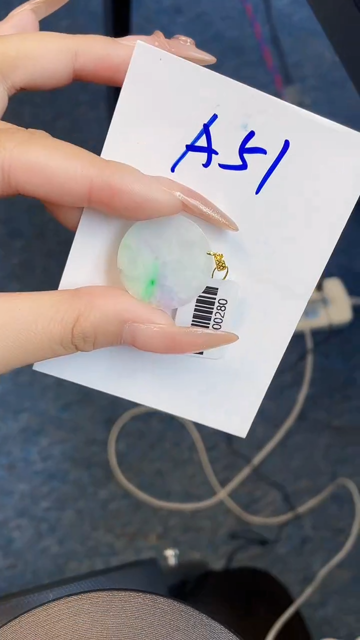 【闪购商品】翡翠颈饰18K金镶嵌00000000