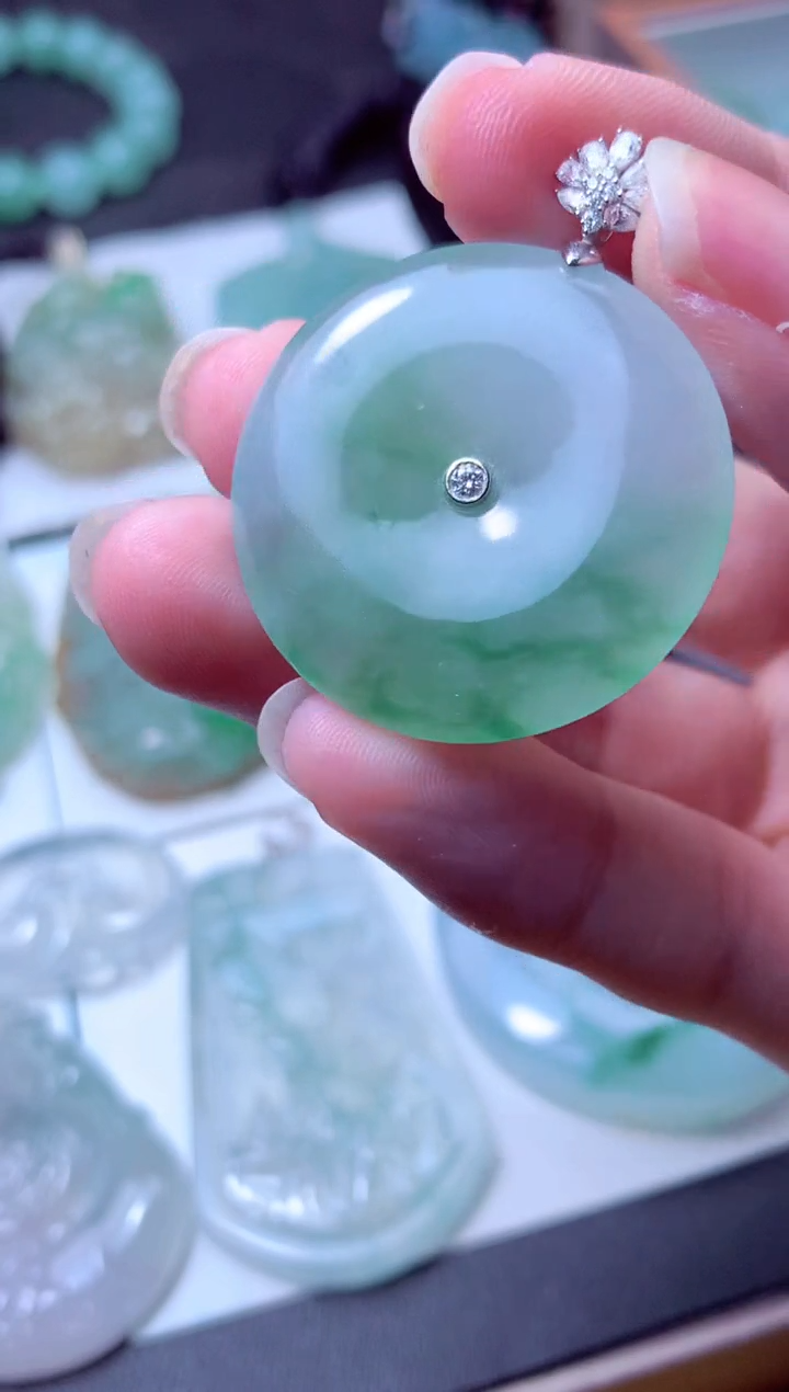 颈饰未镶嵌翡翠天然A货翡翠