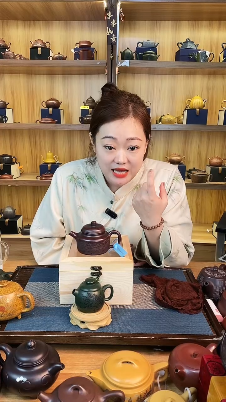 【闪购商品】紫砂茶壶石红山水德钟紫砂壶【雪】