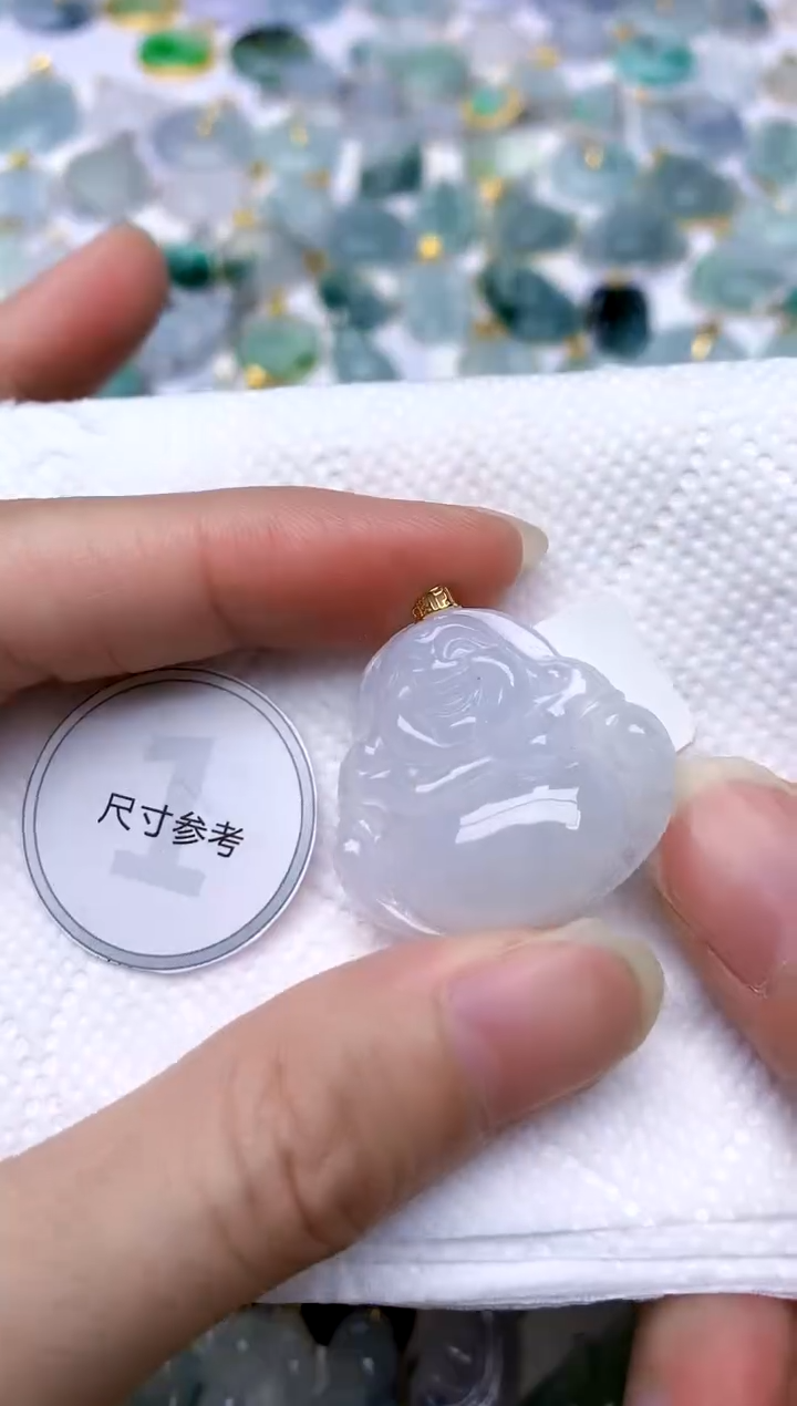 颈饰18K金镶嵌翡翠天然A货翡翠