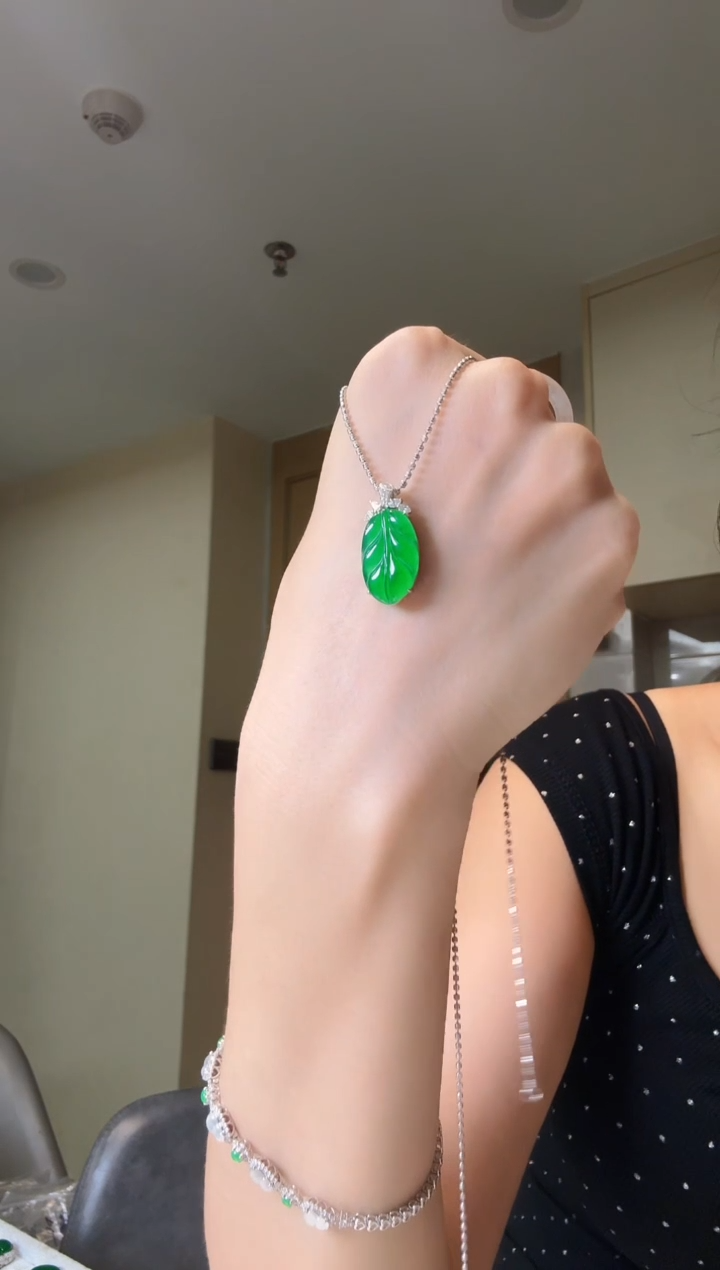 吊坠(不含链)18K金镶嵌翡翠天然翡翠吊坠