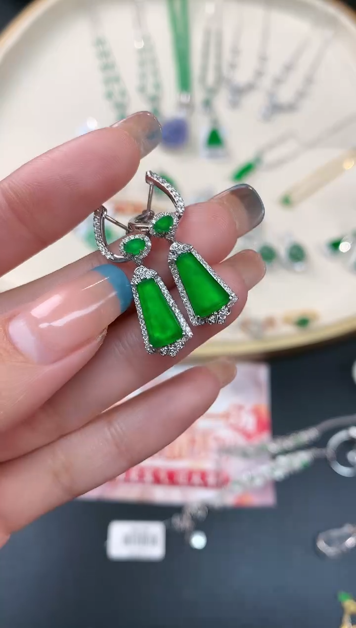 【闪购商品】翡翠耳饰18K金镶嵌耳饰A44|9800