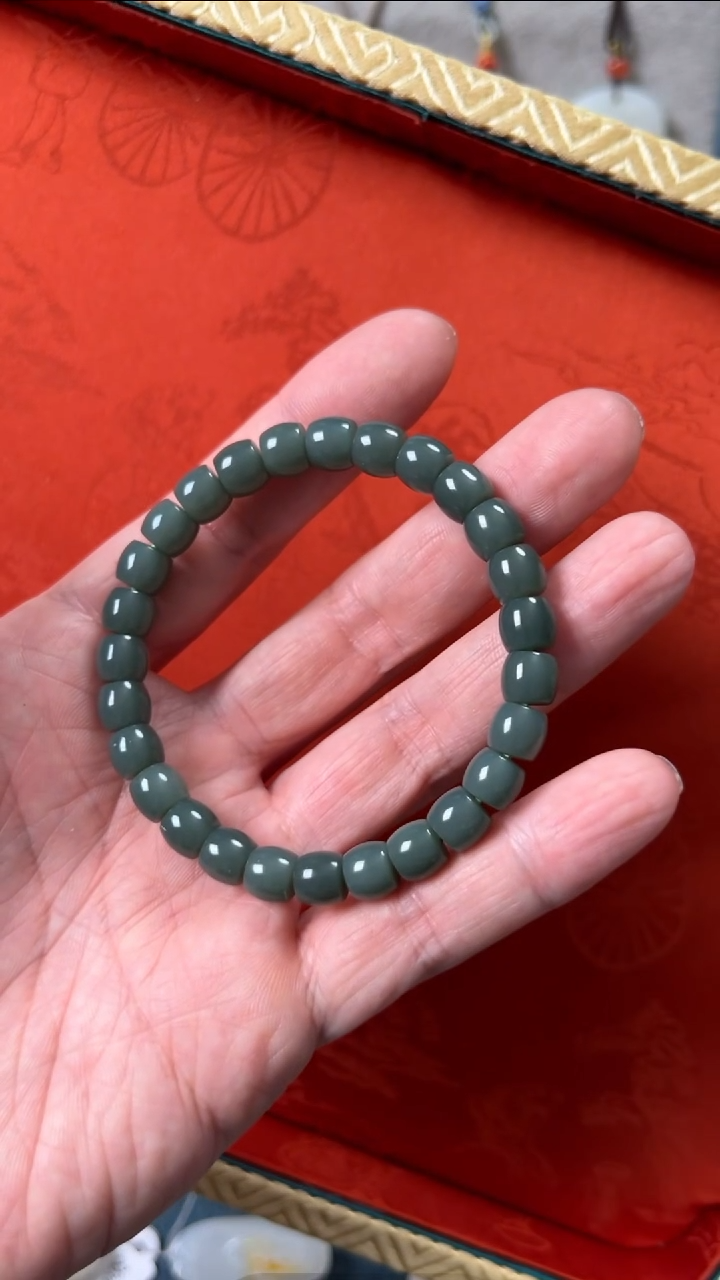 【闪购商品】和田玉手串未镶嵌沙枣青直切手串