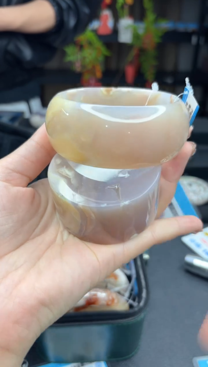 【闪购商品】石英质玉手镯未镶嵌2081（63圈赠送镯心）