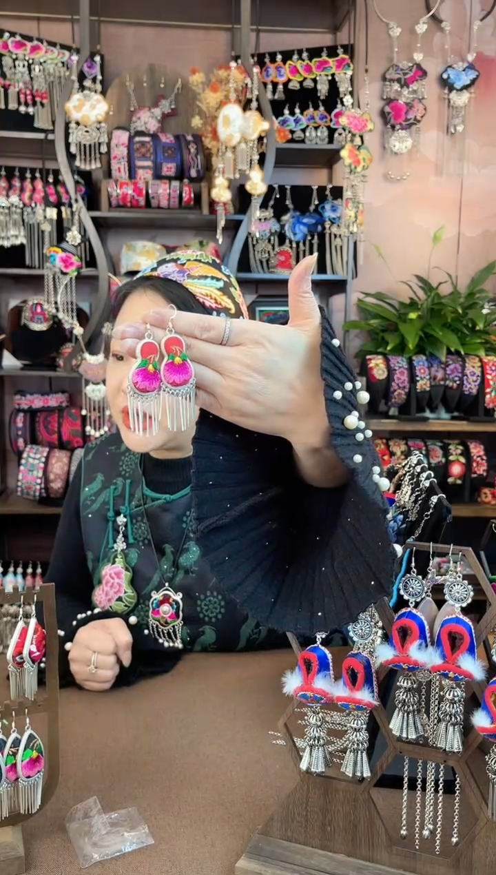 织绣民族风手工非遗老绣饰品514