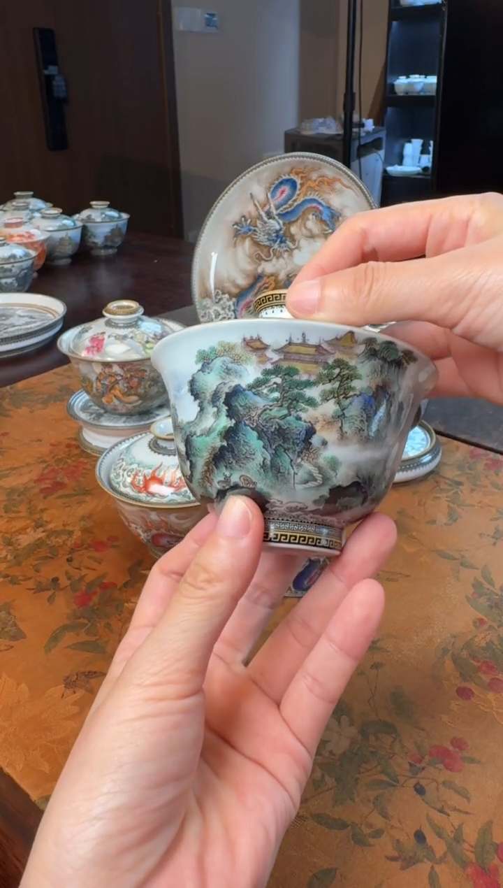 手绘粉彩海桥春华岩茶盖碗