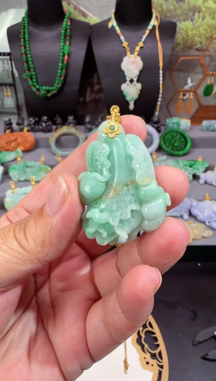 【闪购商品】翡翠颈饰未镶嵌牌子