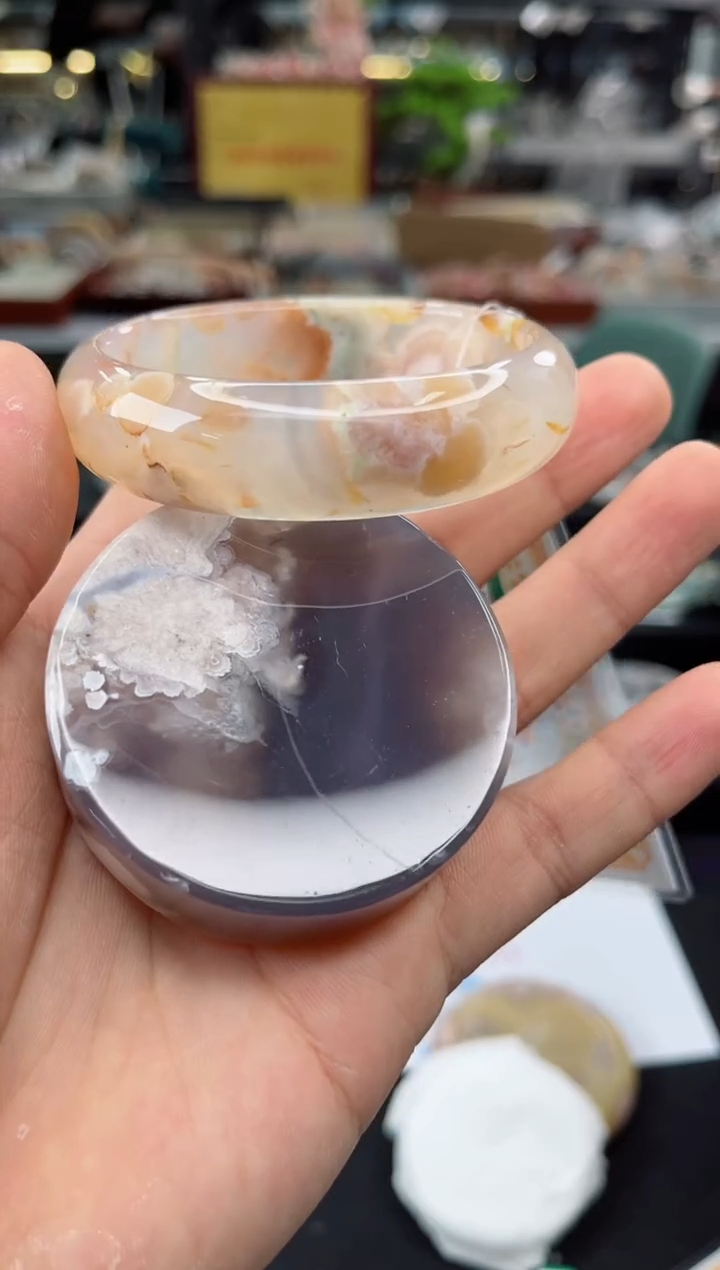 【闪购商品】石英质玉手镯未镶嵌59圈口（赠品镯心）6507095