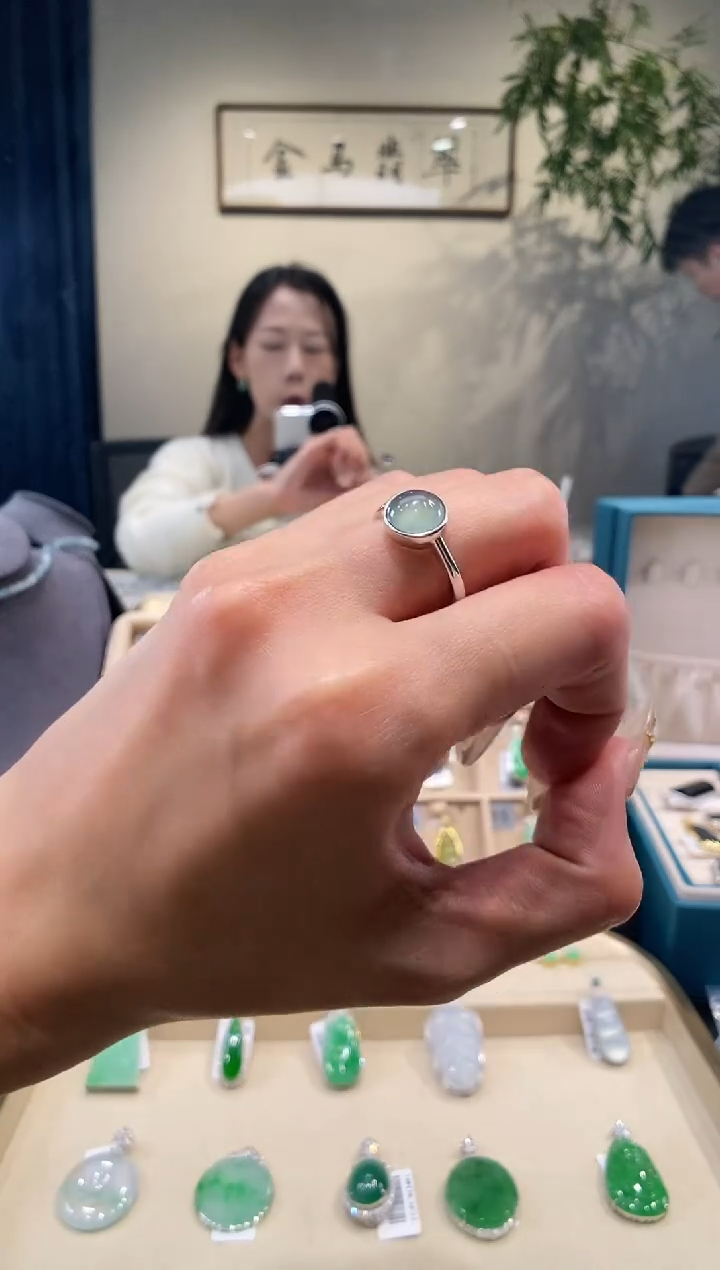 【闪购商品】翡翠吊坠(不含链)银S925镶嵌蛋面戒指