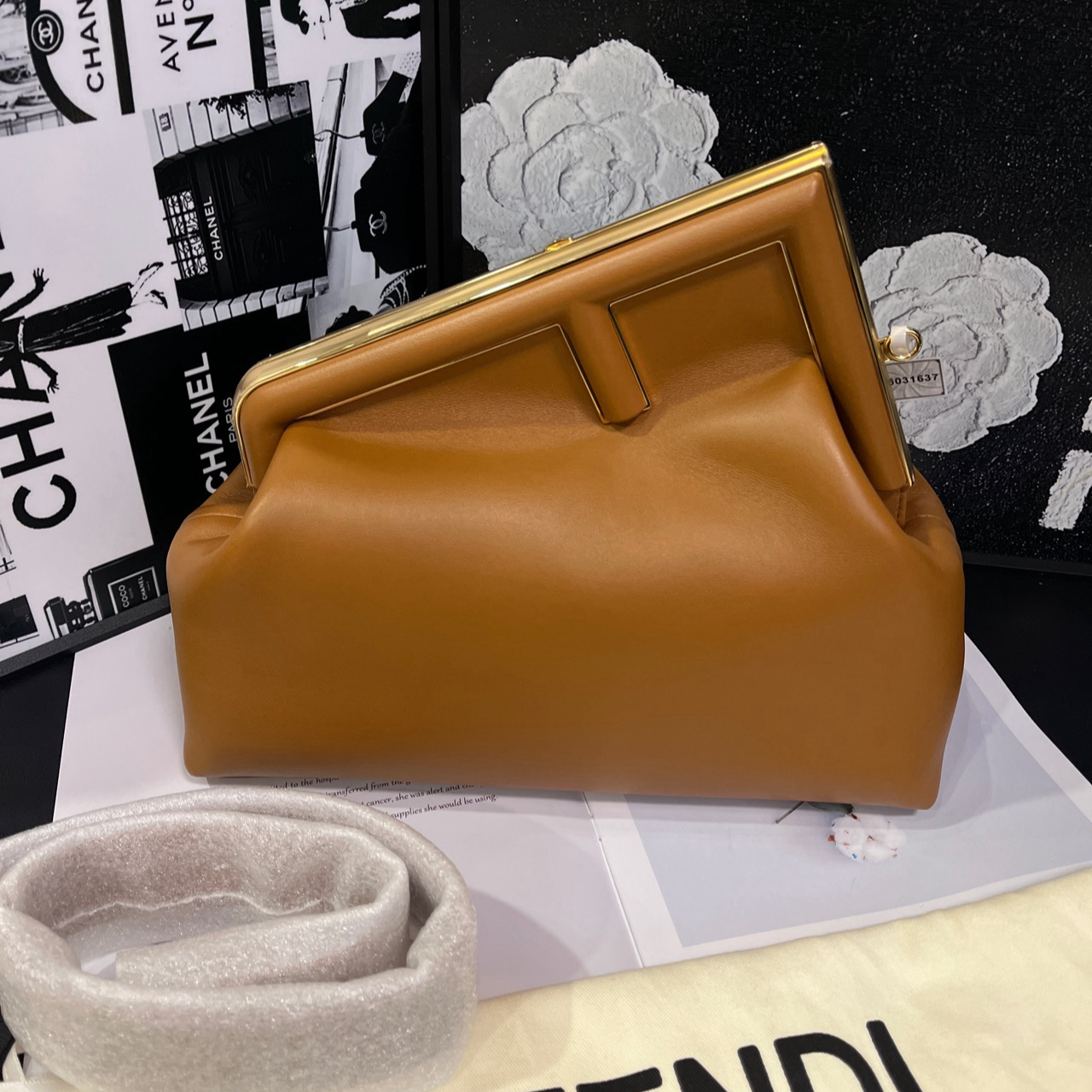 全新未使用 FENDI/芬迪 金棕First单肩包B1929