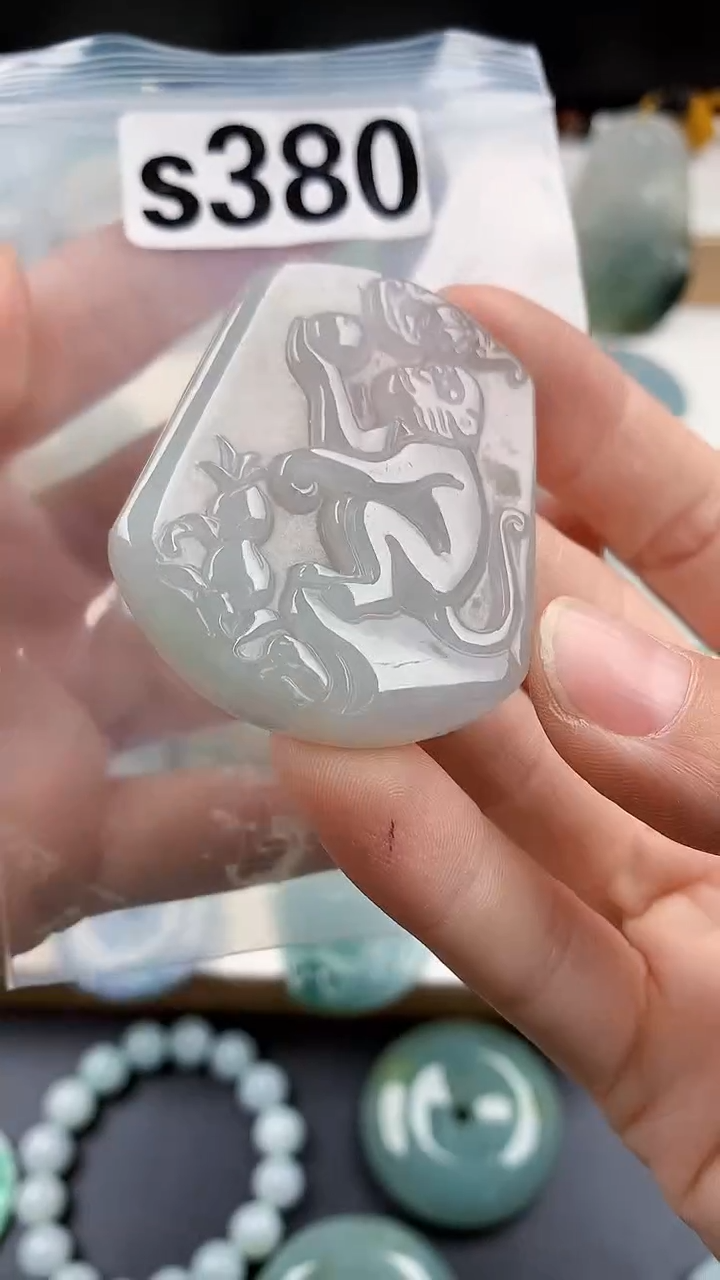 颈饰未镶嵌翡翠天然翡翠吊坠挂件