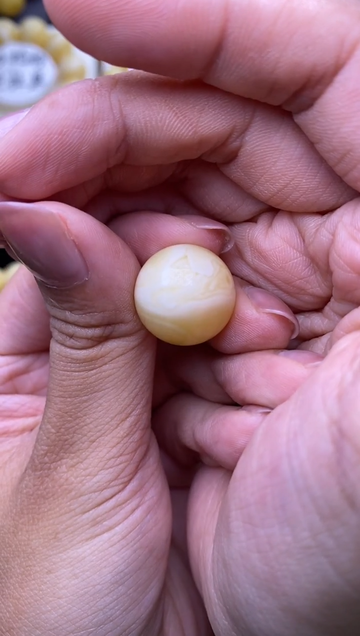 裸石琥珀未镶嵌大小姐珠宝73