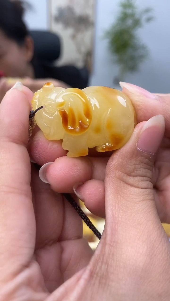 【闪购商品】琥珀裸石未镶嵌天然琥珀蜜蜡大象