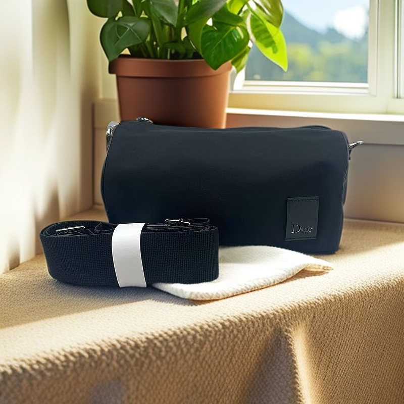 95新 DIOR/迪奥 黑色圆筒单肩包1193 4821