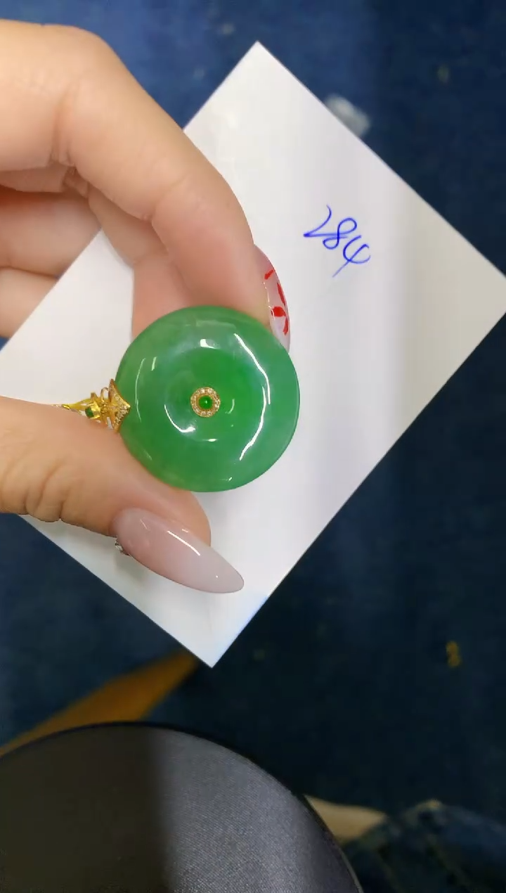 【闪购商品】翡翠颈饰18K金镶嵌0000000000