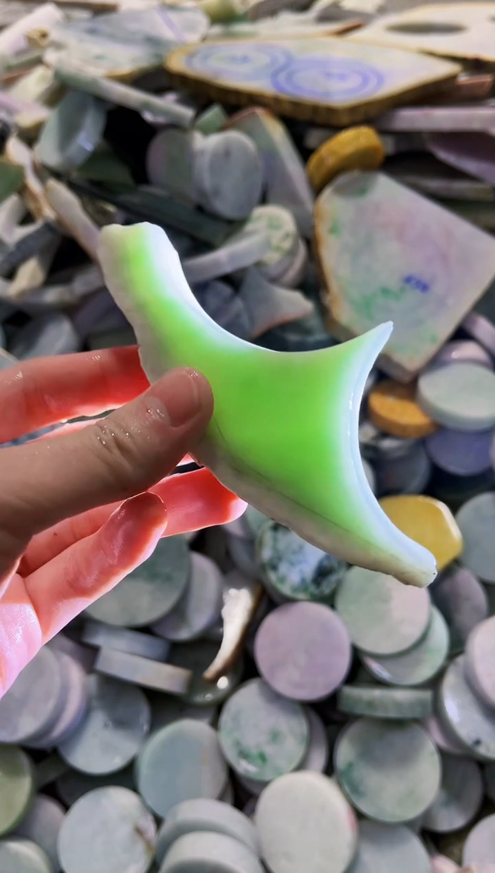 【闪购商品】翡翠颈饰未镶嵌A货吴玉508