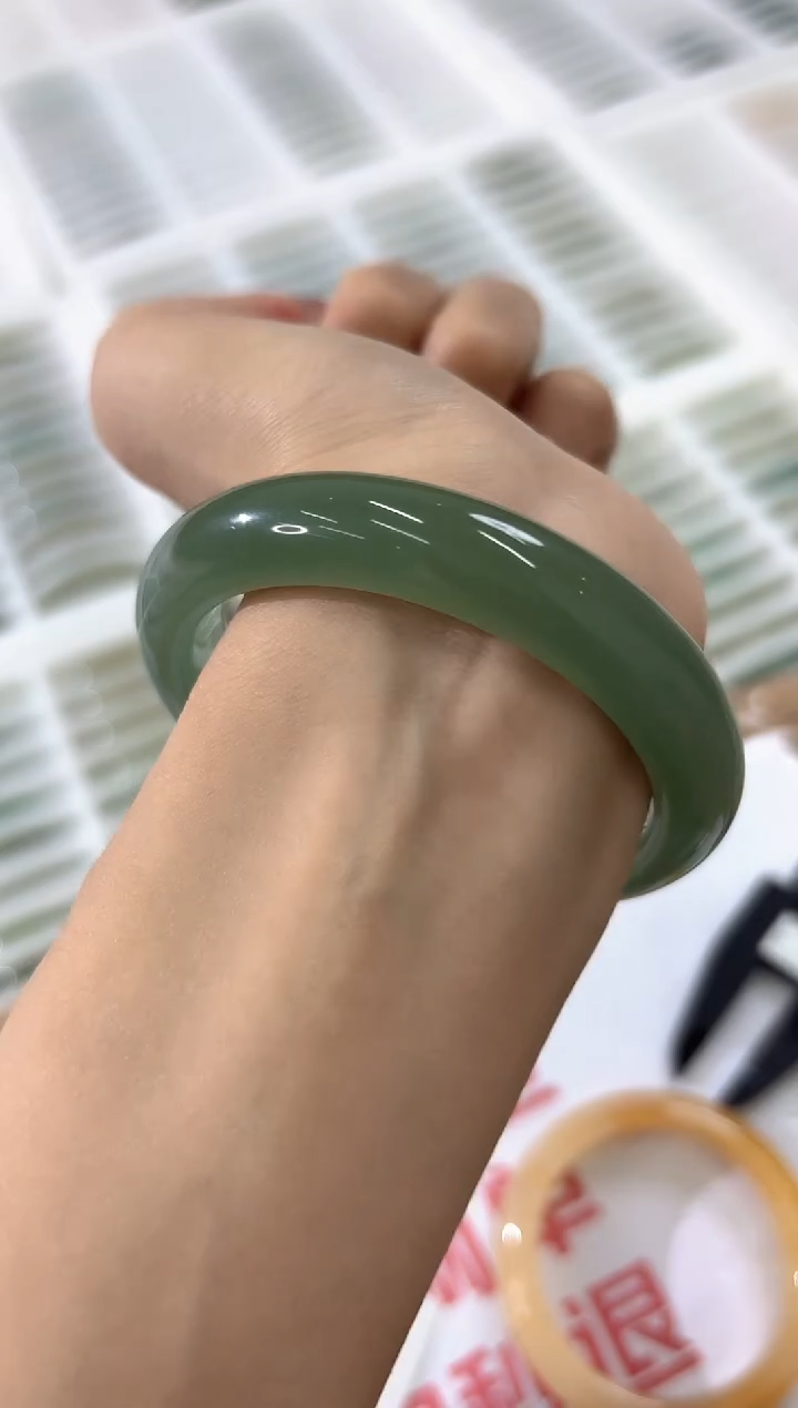 未镶嵌手镯石英质玉22-58D