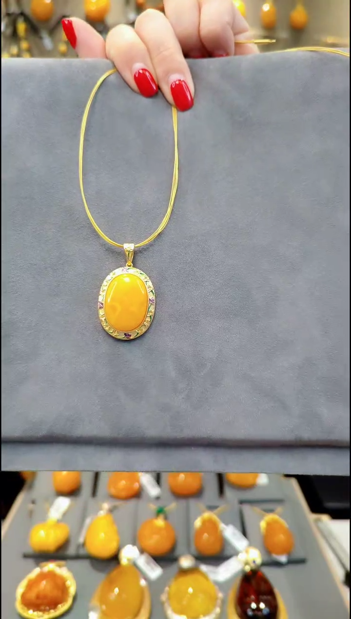 【闪购商品】蜜蜡颈饰银S925镀金镶嵌A022蜜蜡吊坠赠项圈