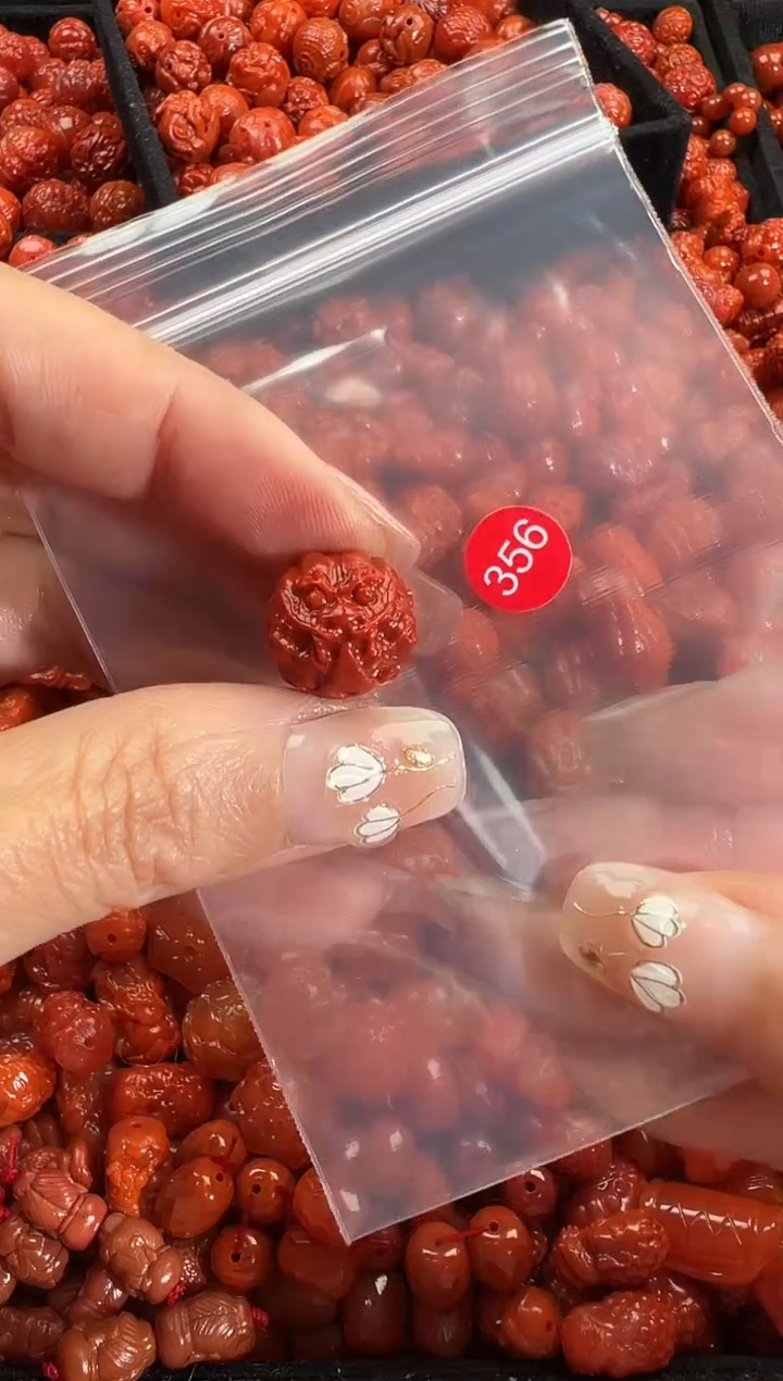 颈饰未镶嵌南红玛瑙1