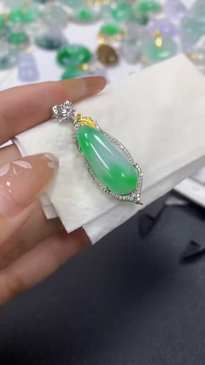 颈饰银S925镶嵌翡翠a货假一赔三支持复检百元上9元证书费自理