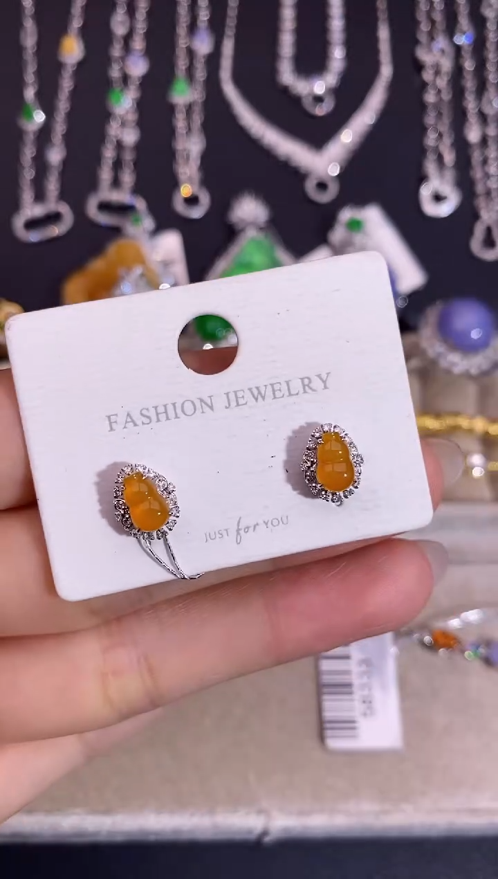 18K金镶嵌翡翠耳饰耳饰