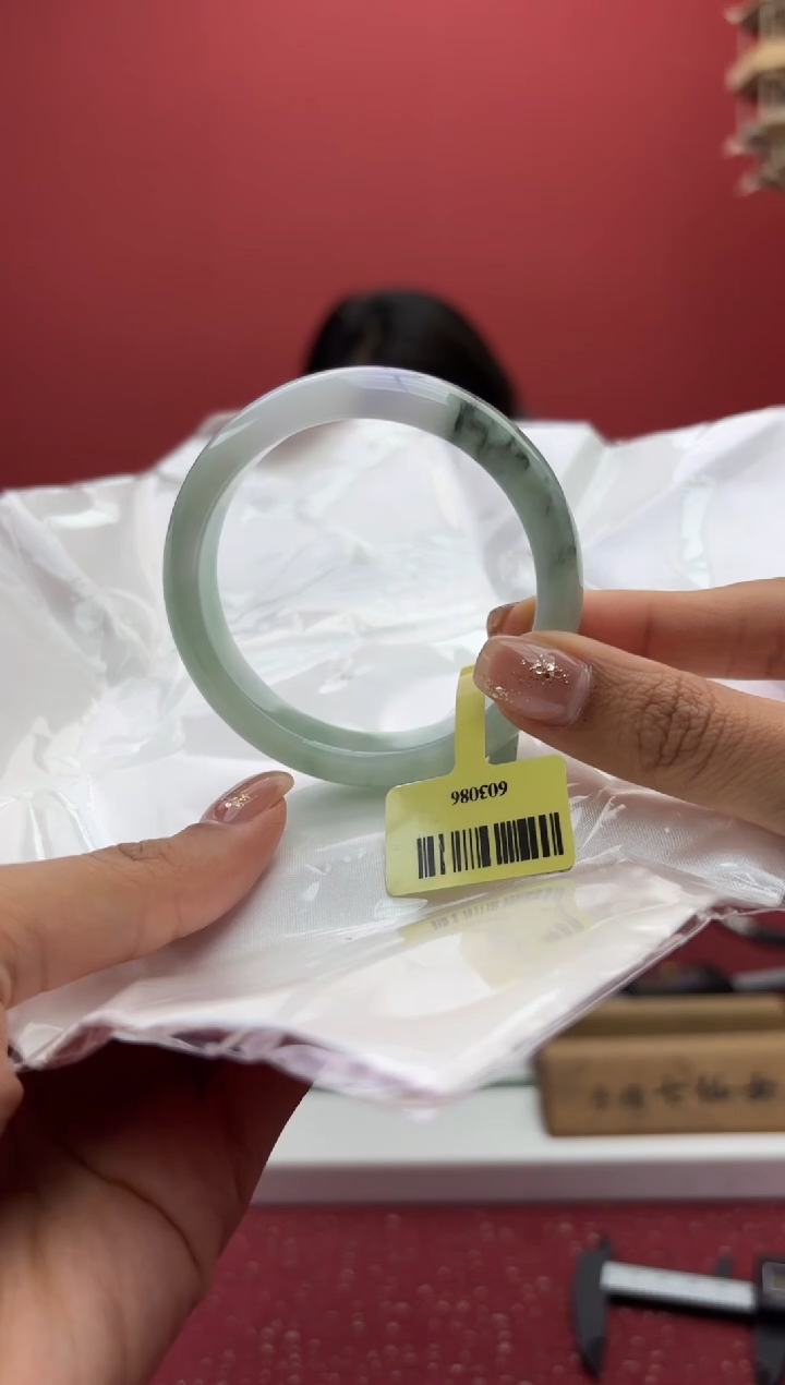 【闪购商品】翡翠手镯未镶嵌16手镯