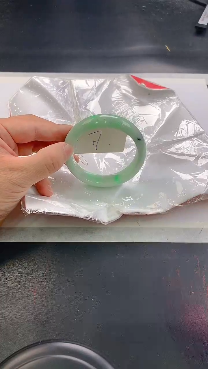 未镶嵌手镯翡翠305
