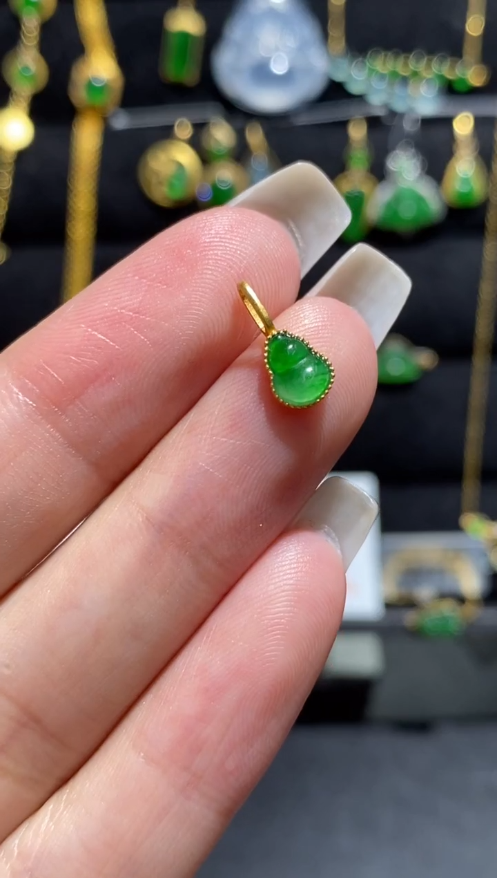 【闪购商品】翡翠颈饰18K金镶嵌吊坠