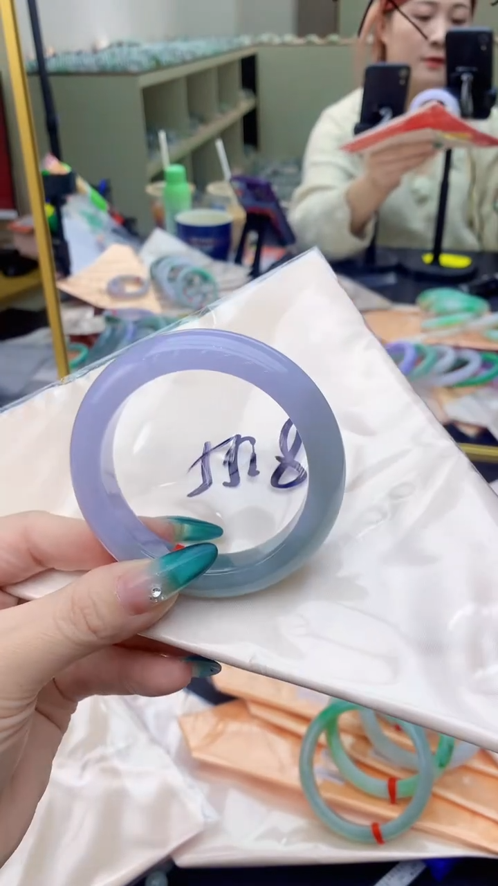 【闪购商品】翡翠手镯未镶嵌1018299851