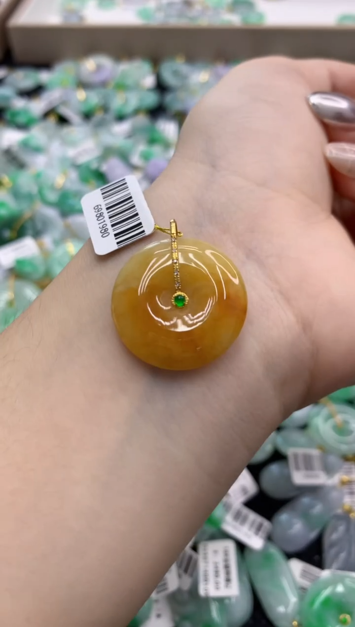 翡翠18K金镶嵌颈饰天然缅甸翡翠A货