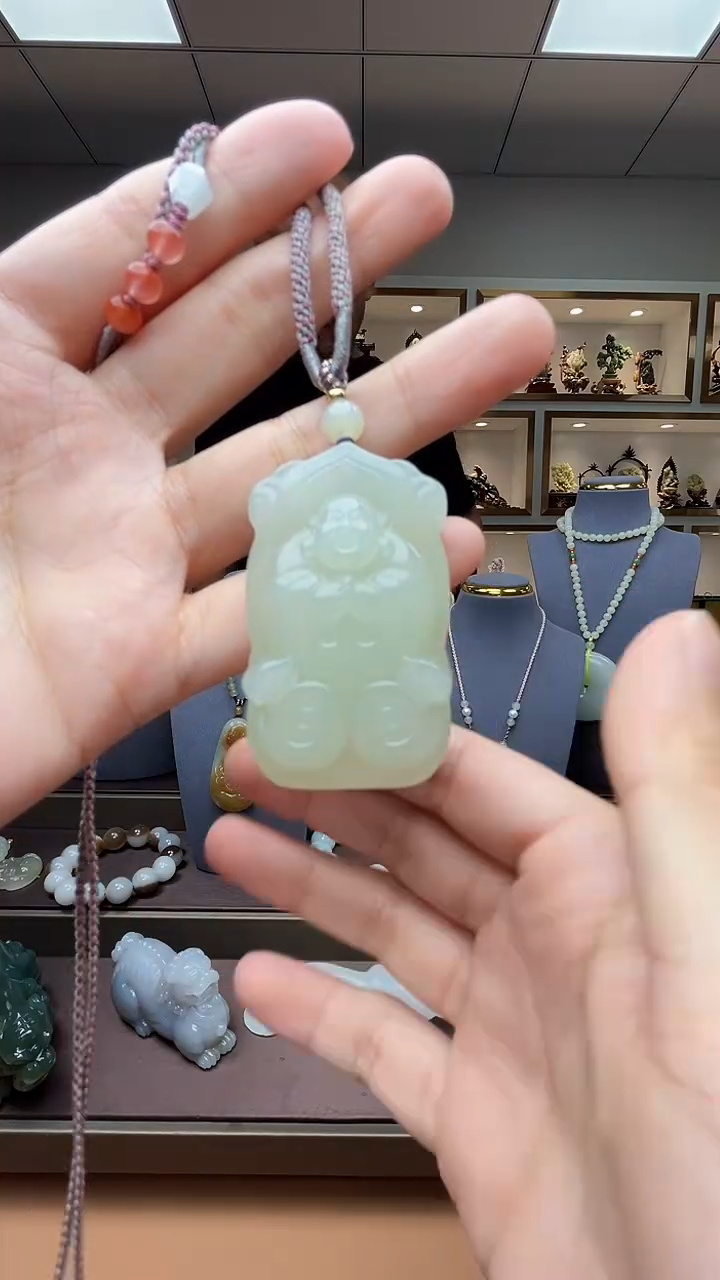 和田玉未镶嵌颈饰苏