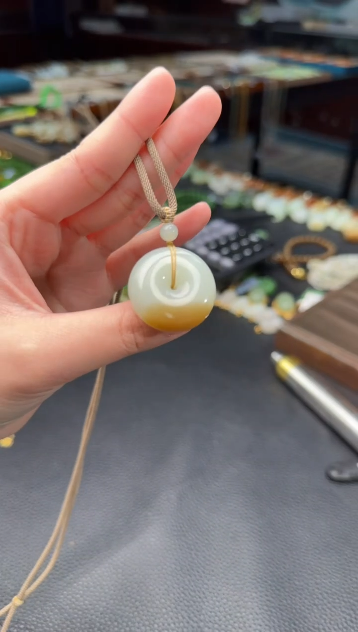 【闪购商品】和田玉颈饰未镶嵌且末糖白平安扣