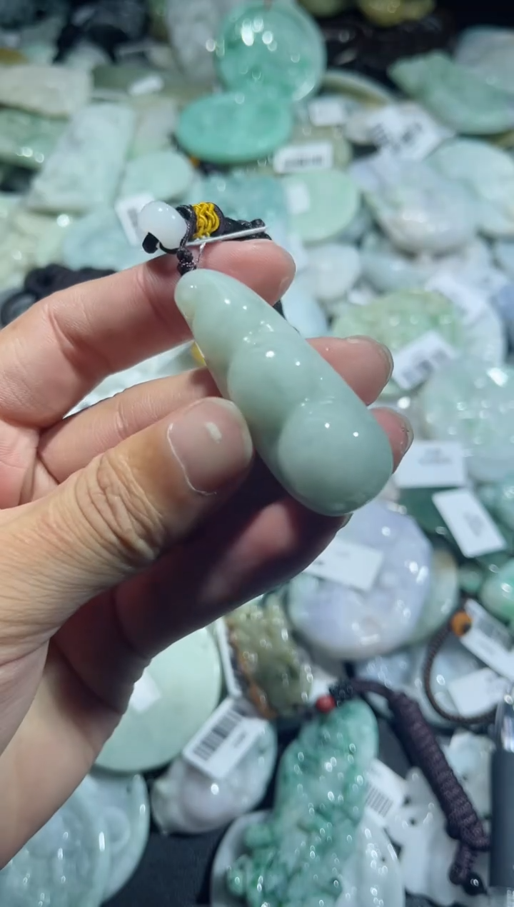 【闪购商品】翡翠颈饰未镶嵌00012151