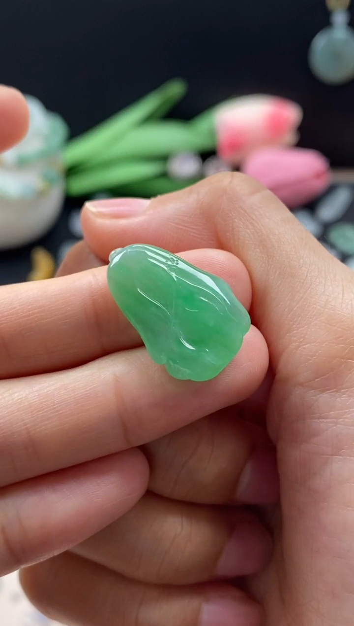 【闪购商品】翡翠颈饰未镶嵌翡翠果绿白菜