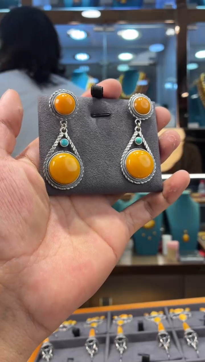 银S925镶嵌蜜蜡耳坠噶玛珠宝