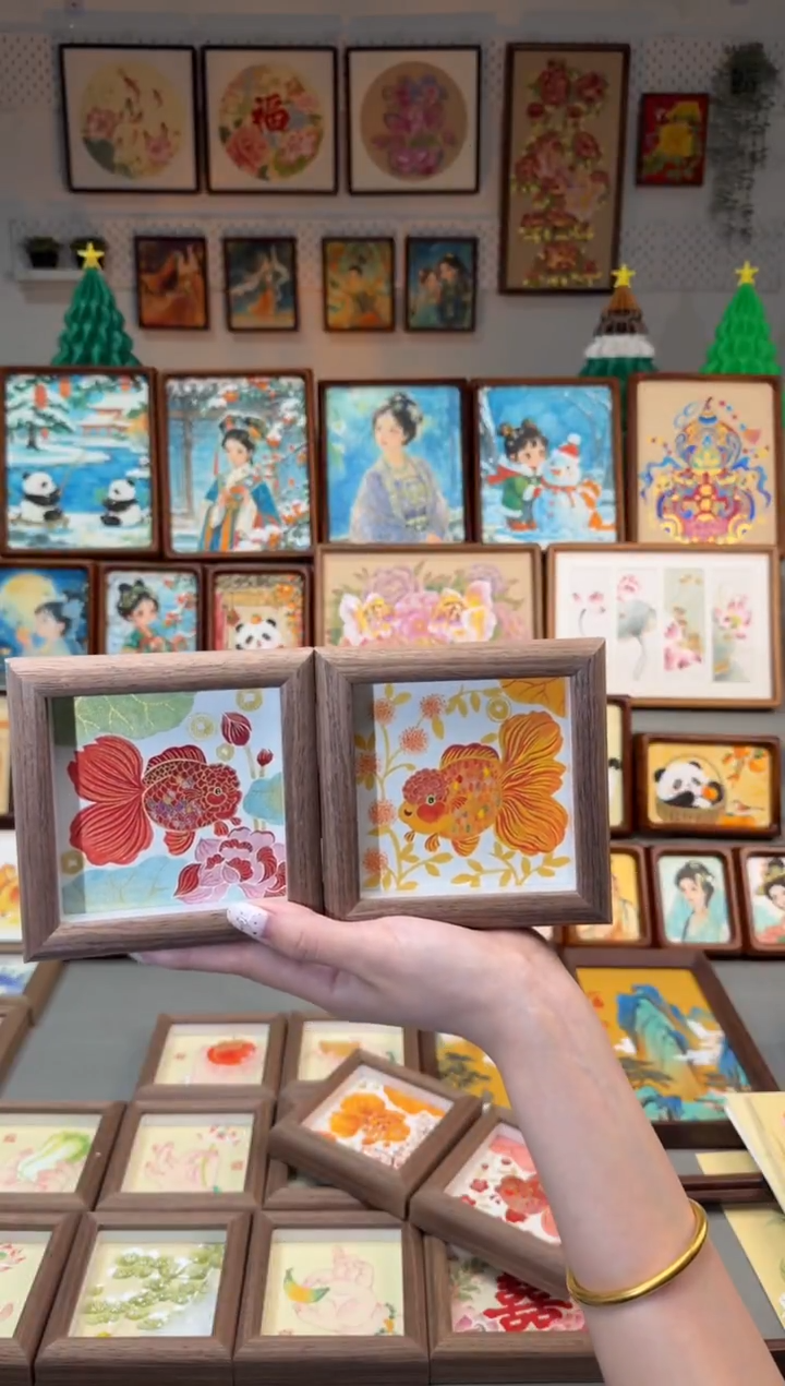 国画?荷花小鱼 橙色小鱼 一组12