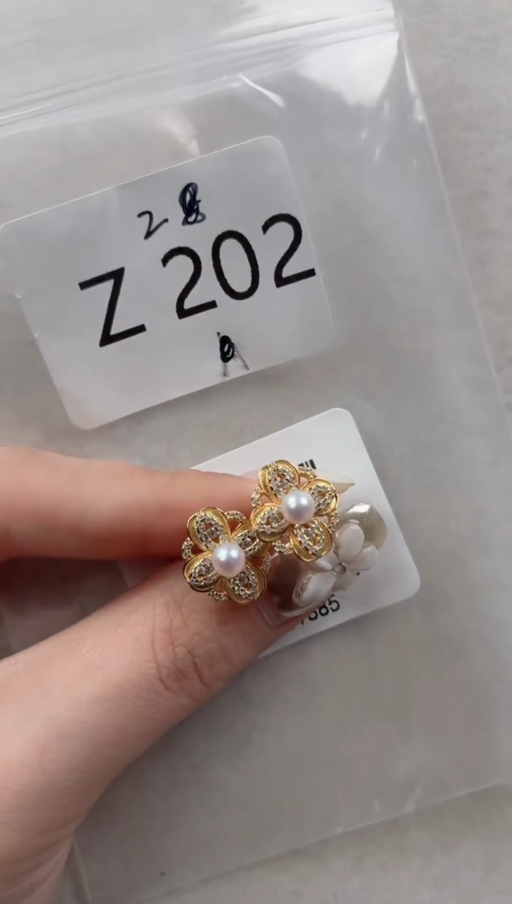 银S925镶嵌耳饰淡水珍珠Z202