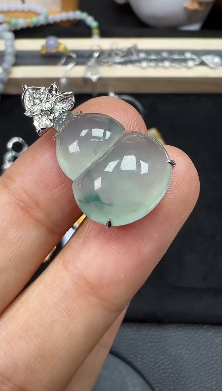 【闪购商品】翡翠吊坠(不含链)18K金镶嵌葫芦