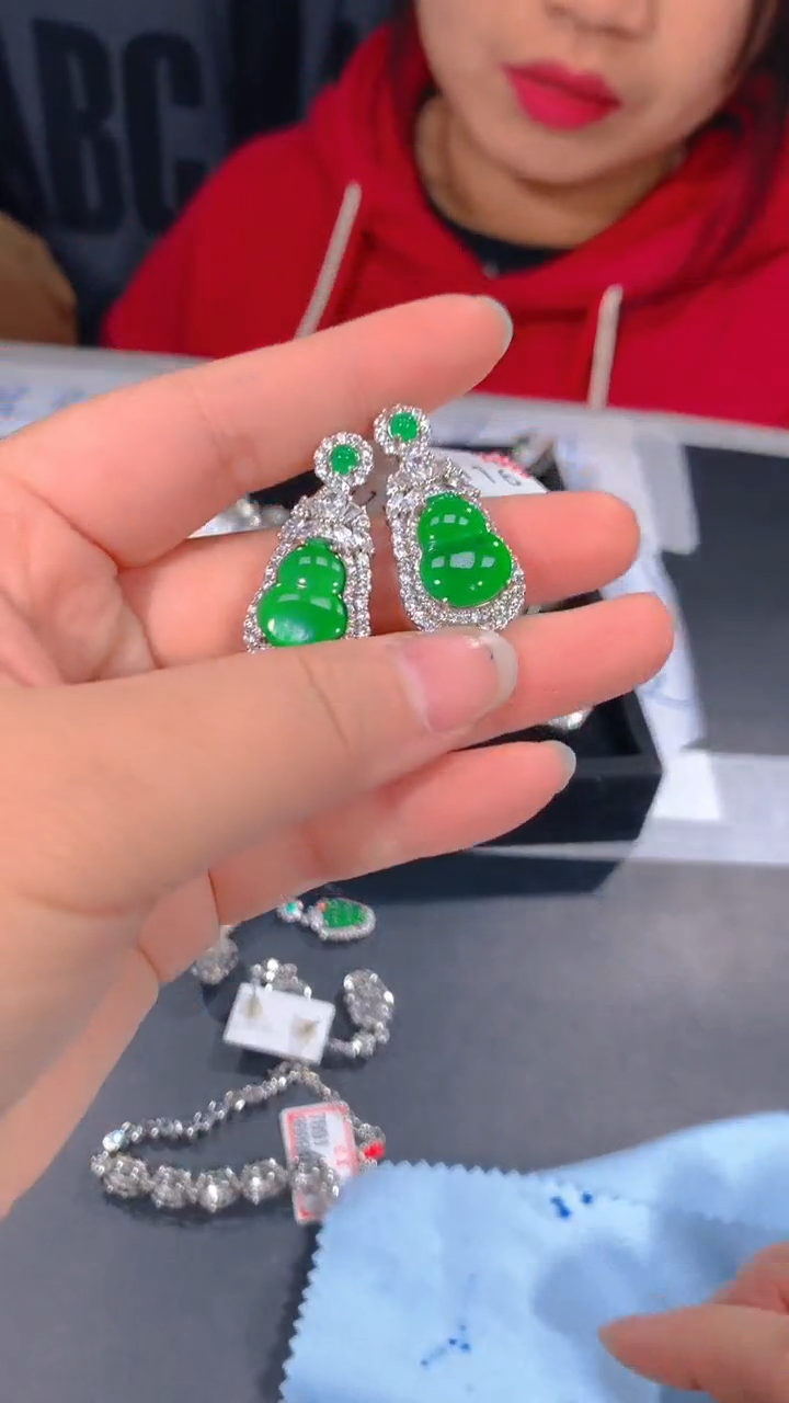 【闪购商品】定制翡翠未镶嵌41定制翡翠，多样性发货（发其一）