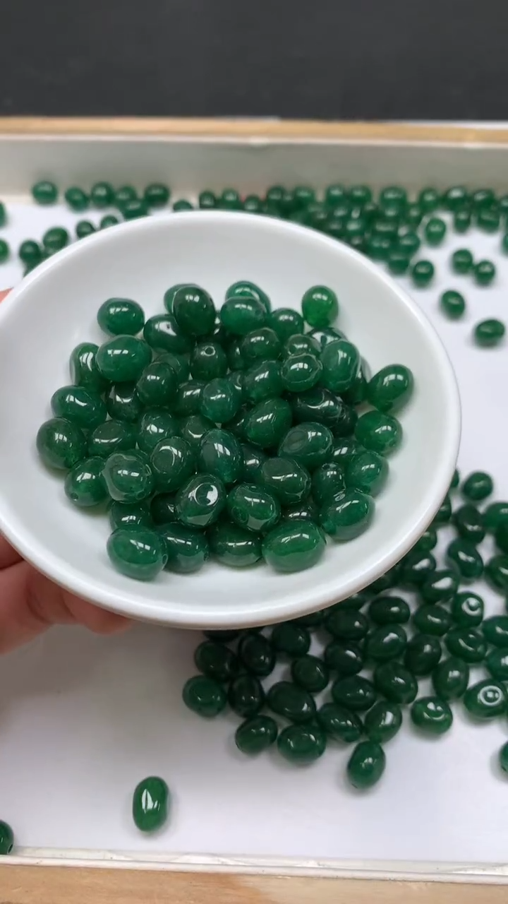 未镶嵌散珠碧玺E577 绿碧玺 随型 8*10mm 10个5元