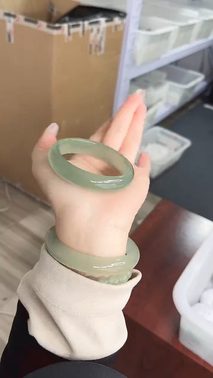 未镶嵌手镯石英质玉31-52