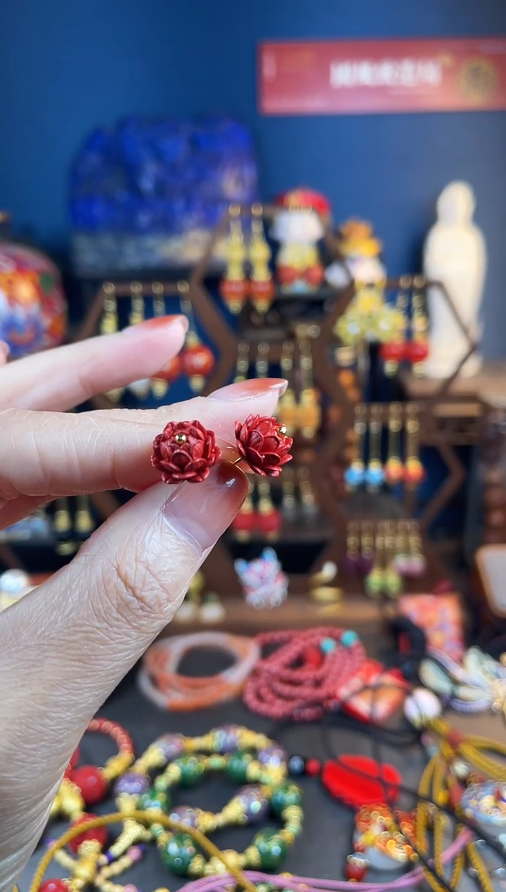 【闪购商品】红红莲花珐琅耳钉